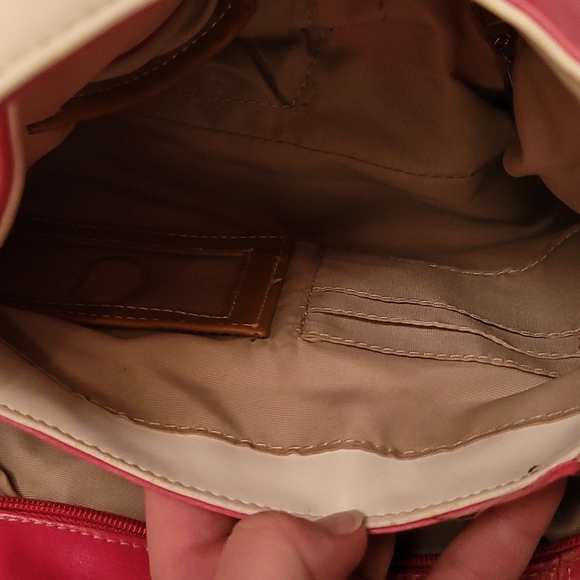 Nine West "r" purse - Picture 4 of 5